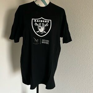 Raiders / M Resort Las Vegas Black T-Shirt, size XL, never worn